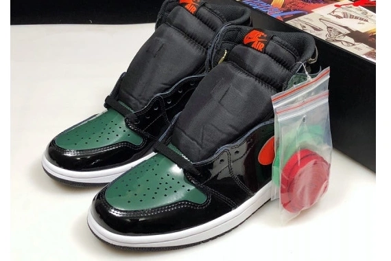 Air High  AV3905 Family 038 SoleFly Jordan 1 Retro 286 'Art NewStyle x 038 Friends OG AV3905 Basel' and 0520